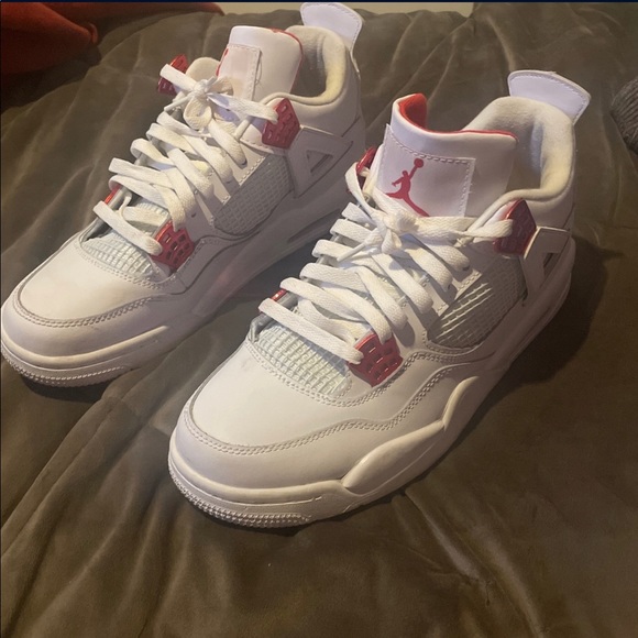 jordan retro 4 metallic reds